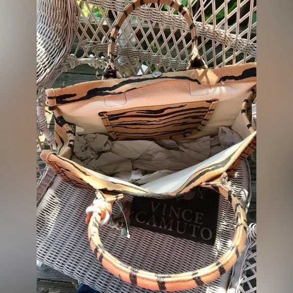 Vince Camuto Tiger Tote Bag NWT - Picture 3 of 6